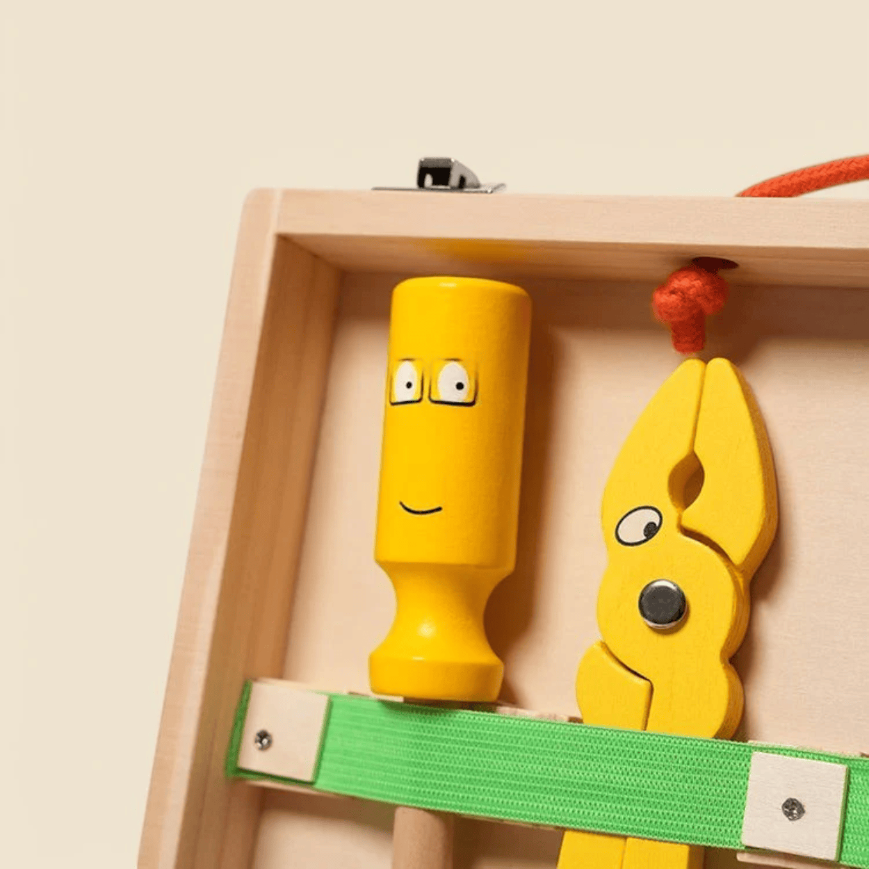 Boîte à Outils en Bois Montessori