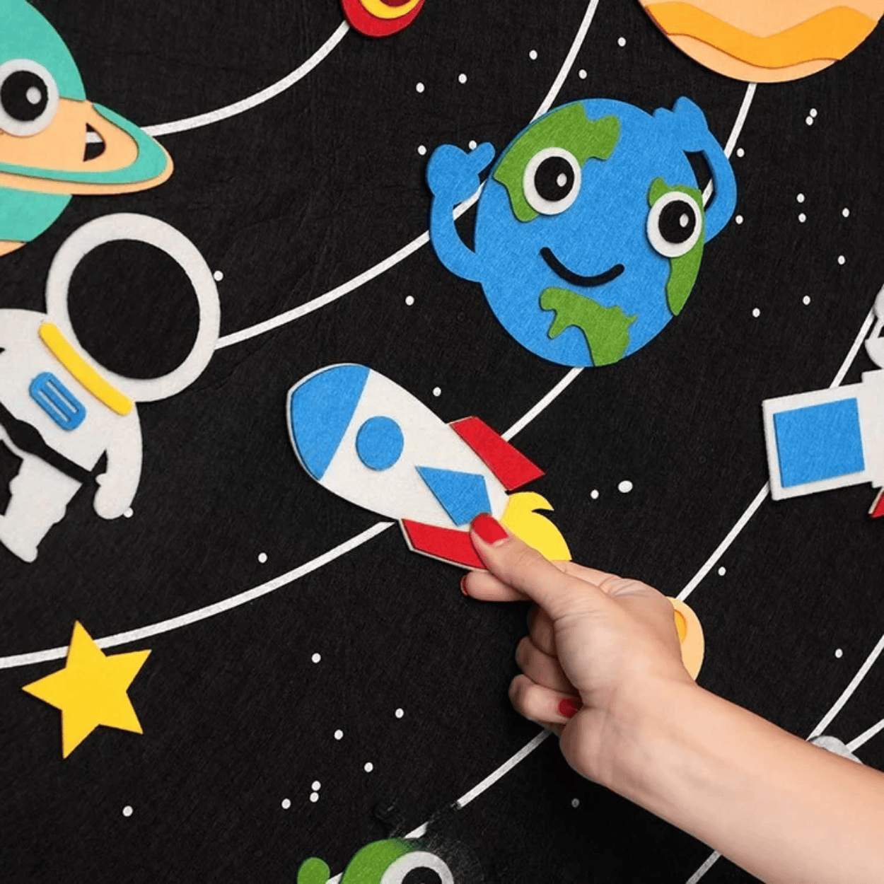 Tableau d'apprentissage Montessori en feutre